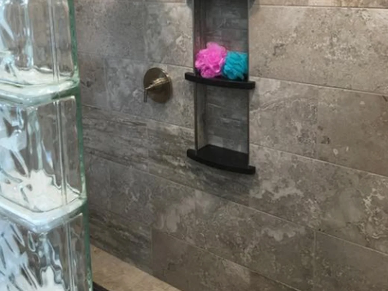 Custom showers offered at Enyart's Interior Touch